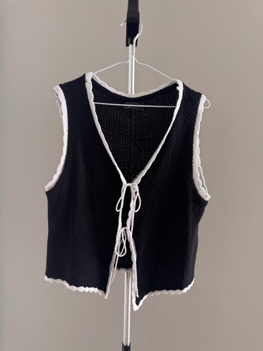 Black and white top